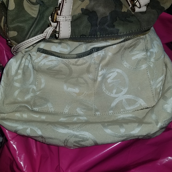 Sale!!!😍😍😍RARE! Beautiful Michael Kors Camo Bag in amazing condition - Picture 9 of 14